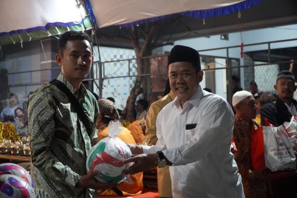 Ketua DPRD Jepara Hadiri Puncak Sedekah Bumi Desa Bantrung, Bantu 17 Penerima Manfaat